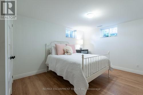 1068 Wyatt Road, Hamilton, ON - Indoor Photo Showing Bedroom