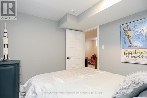 7 Oxford Terrace, St. Thomas, ON - Indoor Photo Showing Bedroom