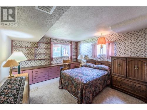 155 Cedar Avenue, Kaleden, BC - Indoor Photo Showing Bedroom