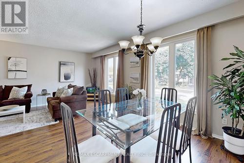 5006 Brady Avenue, Burlington, ON - Indoor Photo Showing Dining Room