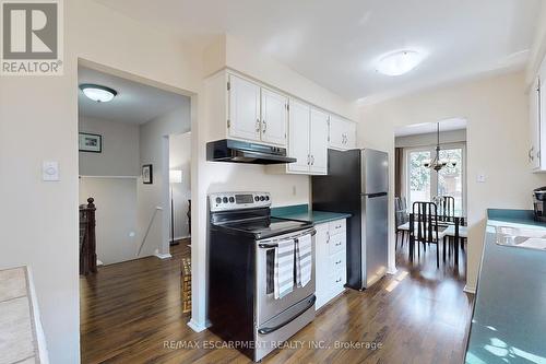 5006 Brady Avenue, Burlington, ON - Indoor Photo Showing Kitchen