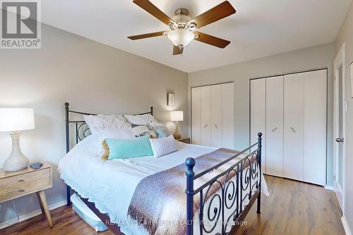 5006 Brady Avenue, Burlington, ON - Indoor Photo Showing Bedroom