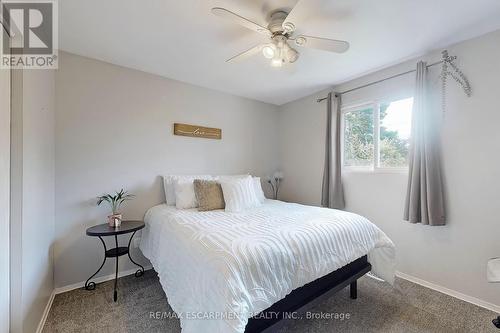 5006 Brady Avenue, Burlington, ON - Indoor Photo Showing Bedroom