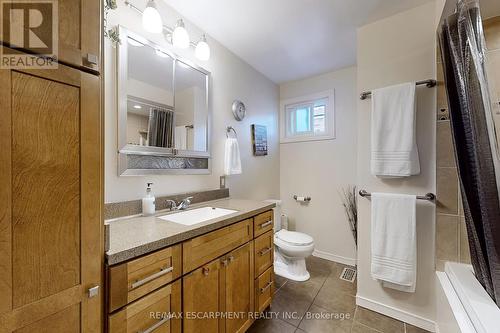 5006 Brady Avenue, Burlington, ON - Indoor Photo Showing Bathroom