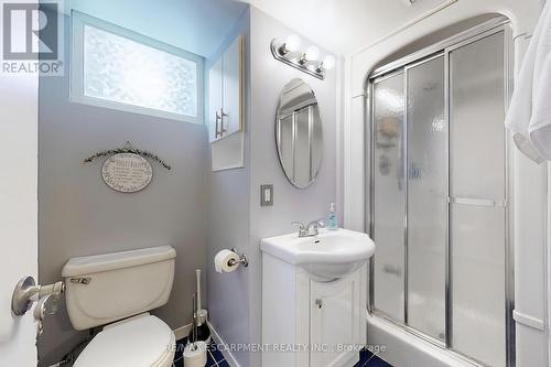 5006 Brady Avenue, Burlington, ON - Indoor Photo Showing Bathroom