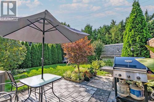 5006 Brady Avenue, Burlington, ON - Outdoor