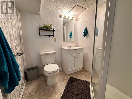 1920 110 Avenue, Dawson Creek, BC - Indoor Photo Showing Bathroom