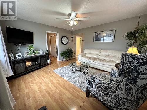 1920 110 Avenue, Dawson Creek, BC - Indoor Photo Showing Living Room