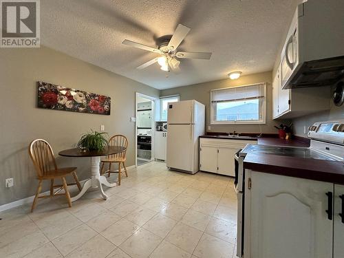 1920 110 Avenue, Dawson Creek, BC - Indoor Photo Showing Kitchen