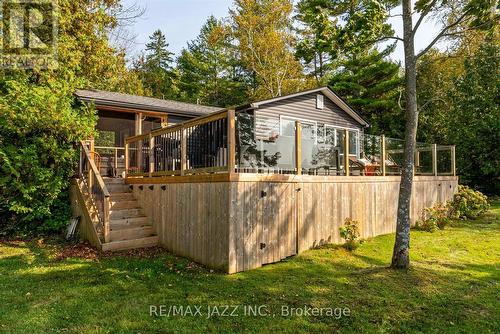 33 Hillcrest Avenue, Kawartha Lakes, ON - Outdoor With Deck Patio Veranda