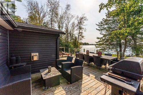 33 Hillcrest Avenue, Kawartha Lakes, ON - Outdoor With Deck Patio Veranda With Exterior