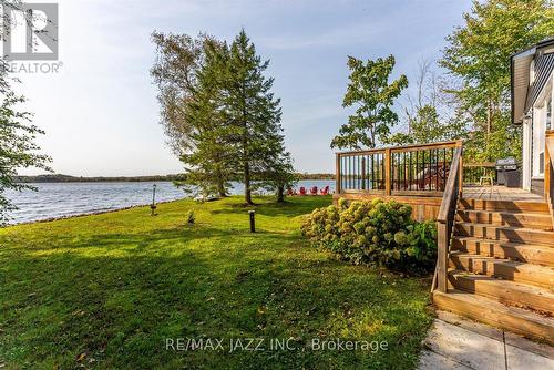 33 Hillcrest Avenue, Kawartha Lakes, ON - Outdoor With Body Of Water