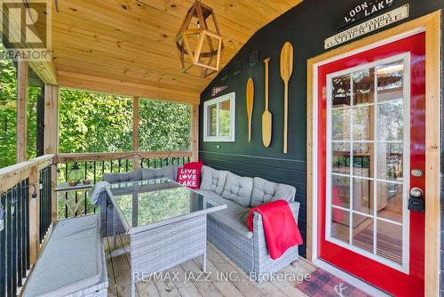 33 Hillcrest Avenue, Kawartha Lakes, ON - Outdoor With Deck Patio Veranda With Exterior