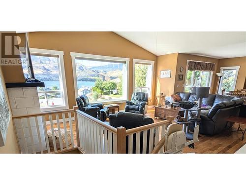 4000 Finnerty Road, Penticton, BC - Indoor Photo Showing Living Room