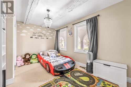 4316 Derry Road, Burlington, ON - Indoor Photo Showing Bedroom