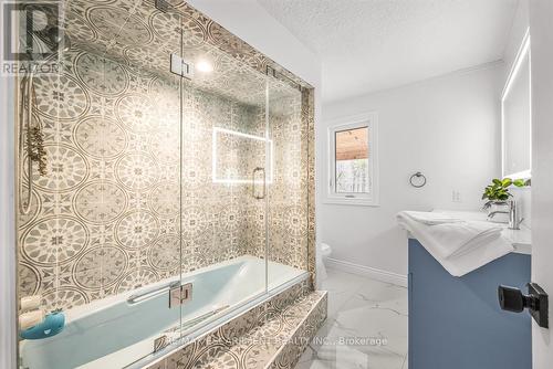 4316 Derry Road, Burlington, ON - Indoor Photo Showing Bathroom