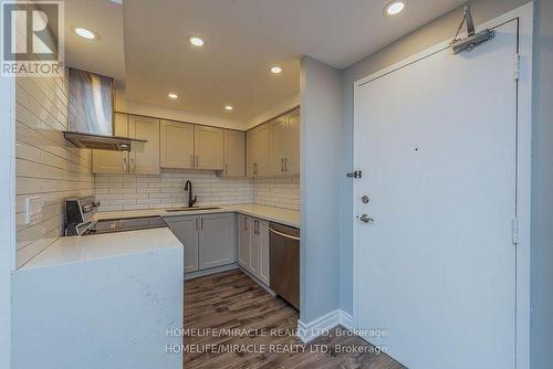 507 - 1530 Pickering Parkway, Pickering, ON - Indoor Photo Showing Kitchen