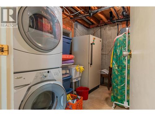 3851 Carnation  Drive, Trail, BC - Indoor Photo Showing Laundry Room