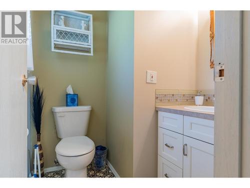 3851 Carnation  Drive, Trail, BC - Indoor Photo Showing Bathroom