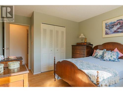 3851 Carnation  Drive, Trail, BC - Indoor Photo Showing Bedroom