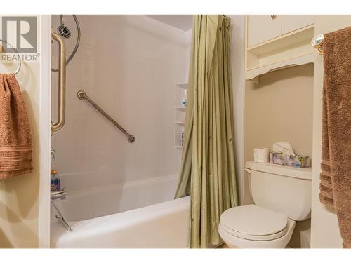 3851 Carnation  Drive, Trail, BC - Indoor Photo Showing Bathroom