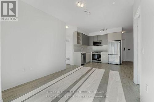 310 - 4655 Metcalfe Avenue W, Mississauga, ON - Indoor Photo Showing Kitchen