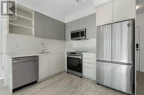 310 - 4655 Metcalfe Avenue W, Mississauga, ON - Indoor Photo Showing Kitchen