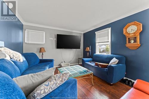 1828 Olive Road, Windsor, ON - Indoor Photo Showing Living Room