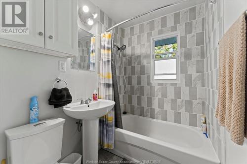 1828 Olive Road, Windsor, ON - Indoor Photo Showing Bathroom