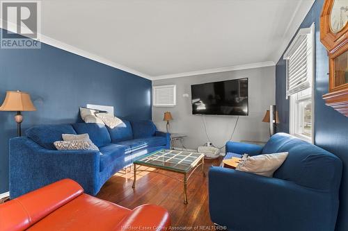 1828 Olive Road, Windsor, ON - Indoor Photo Showing Living Room