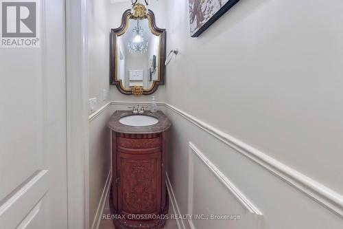 160 Estate Garden Drive, Richmond Hill, ON - Indoor Photo Showing Bathroom