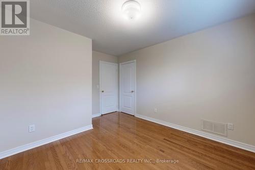 160 Estate Garden Drive, Richmond Hill, ON - Indoor Photo Showing Other Room