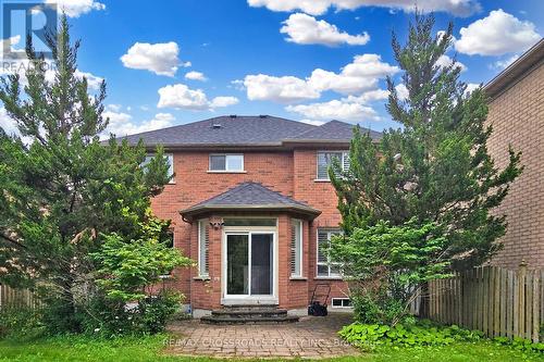 160 Estate Garden Drive, Richmond Hill, ON - Outdoor