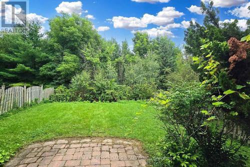 160 Estate Garden Drive, Richmond Hill, ON - Outdoor