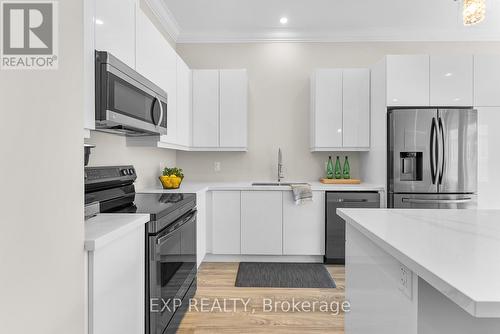 1030 Hansler Road, Welland, ON - Indoor Photo Showing Kitchen