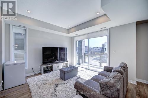 261 Woodbine Avenue, Kitchener, ON - Indoor Photo Showing Living Room