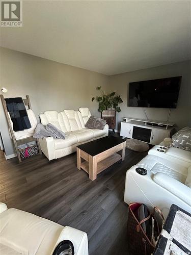 628 1St Street W, Kelvington, SK - Indoor Photo Showing Living Room