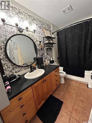 628 1St Street W, Kelvington, SK - Indoor Photo Showing Bathroom