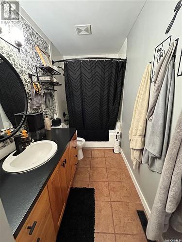 628 1St Street W, Kelvington, SK - Indoor Photo Showing Bathroom