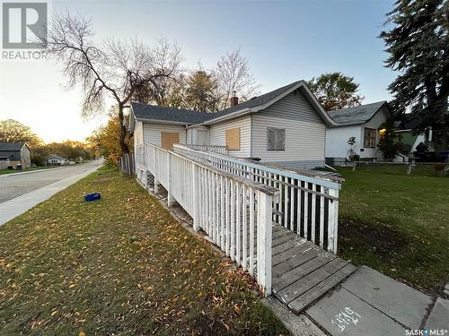 301 J Avenue N, Saskatoon, SK - Outdoor