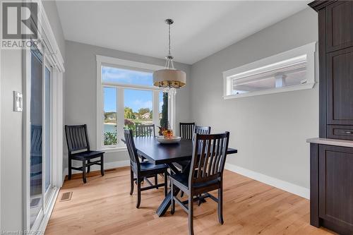 Dining nook - 207 Carloway Trail, Huron-Kinloss, ON - Indoor Photo Showing Dining Room