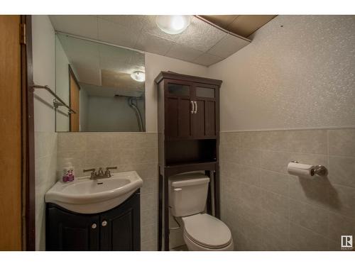 13840 24 St Nw, Edmonton, AB - Indoor Photo Showing Bathroom