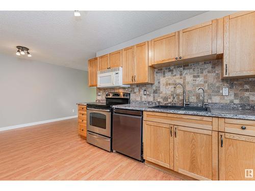 16938 101 St Nw, Edmonton, AB - Indoor Photo Showing Kitchen