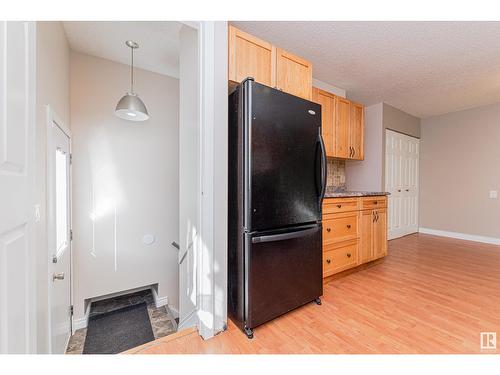 16938 101 St Nw, Edmonton, AB - Indoor Photo Showing Kitchen