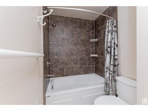 16938 101 St Nw, Edmonton, AB - Indoor Photo Showing Bathroom