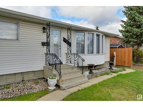 13224 66 St Nw, Edmonton, AB - Outdoor