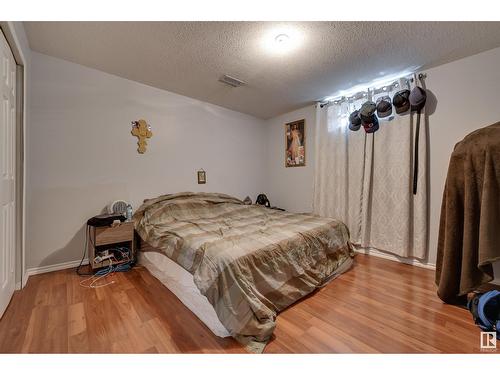 13224 66 St Nw, Edmonton, AB - Indoor Photo Showing Bedroom