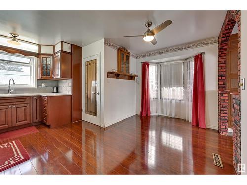 13224 66 St Nw, Edmonton, AB - Indoor Photo Showing Kitchen