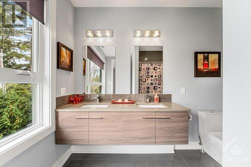 315 Crestview Road, Ottawa, ON - Indoor Photo Showing Bathroom