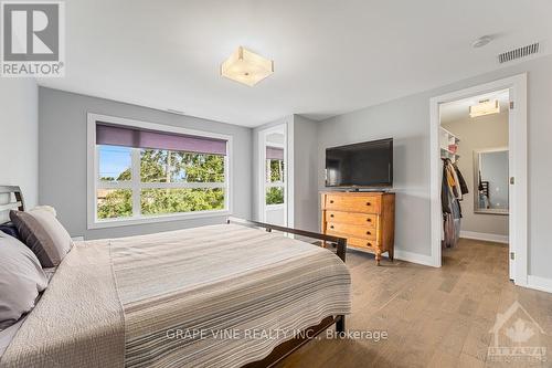 315 Crestview Road, Ottawa, ON - Indoor Photo Showing Bedroom